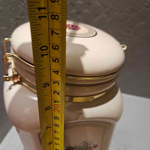 Knotts Berry Farm 10" Cookie Jar Kitchen Canister - Picture 10 of 10